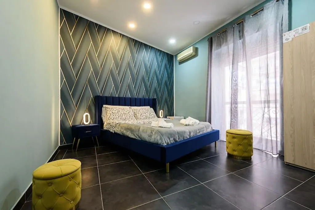 City Life - Appartamento Per 9 Persone Al Centro Naples Apartment
