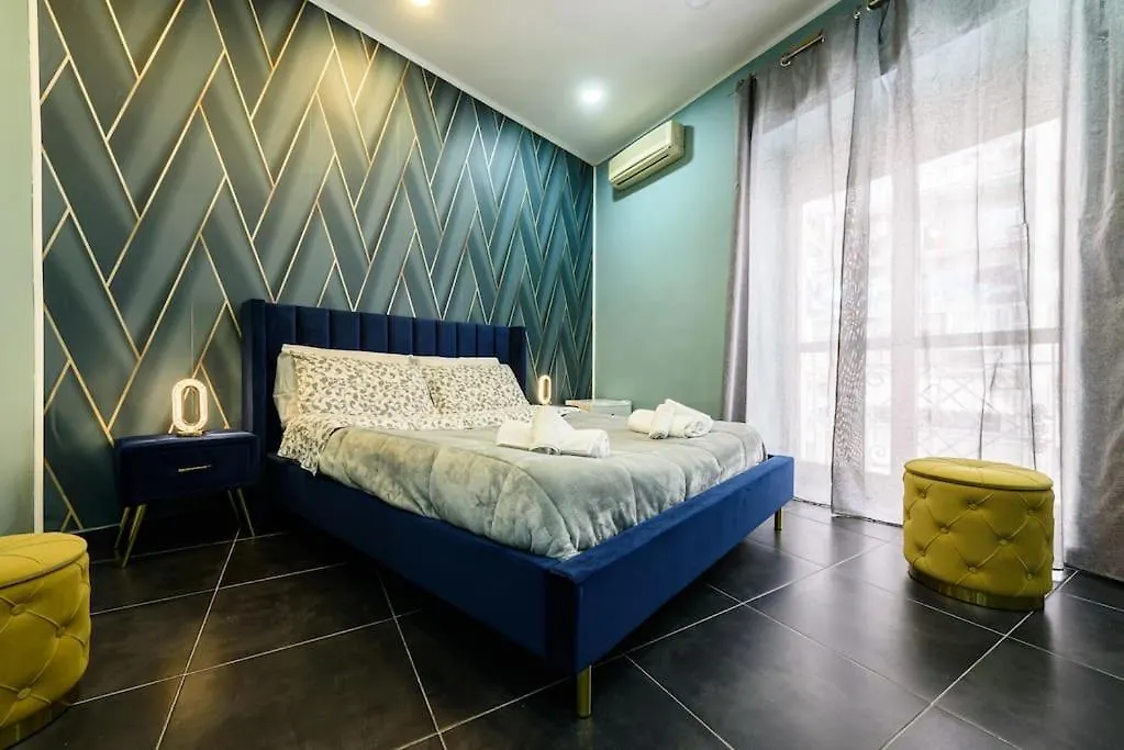 City Life - Appartamento Per 9 Persone Al Centro Naples Apartment