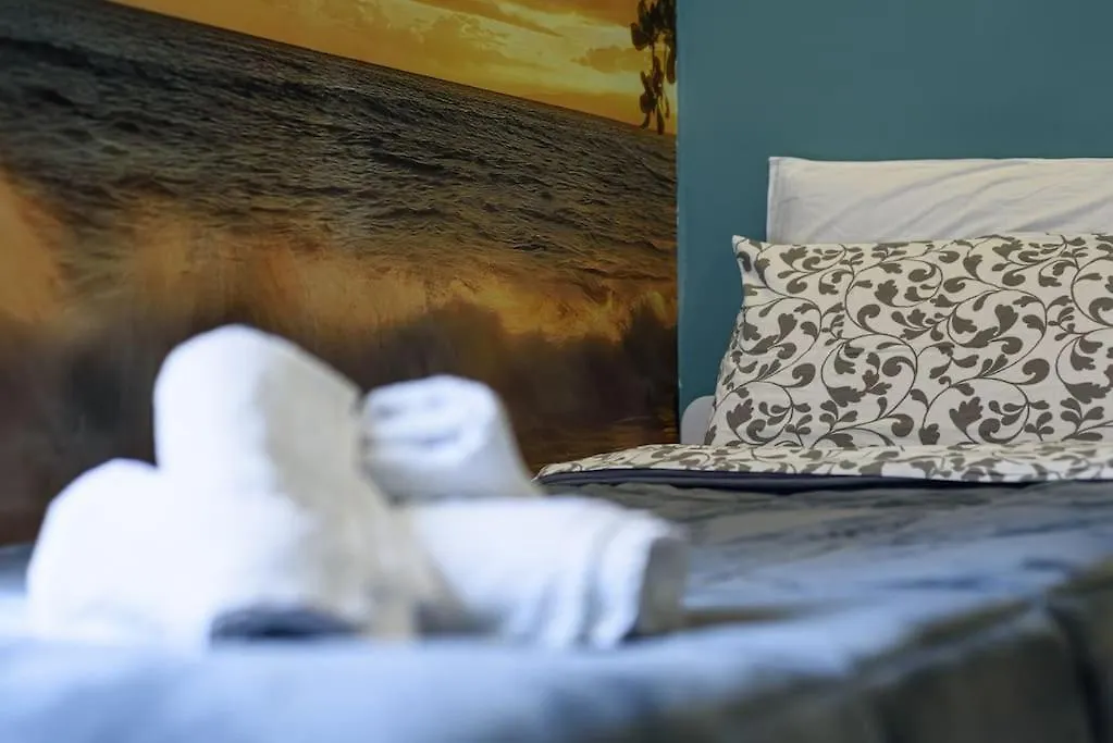 City Life - Appartamento Per 9 Persone Al Centro Napoli 0*,  İtalya