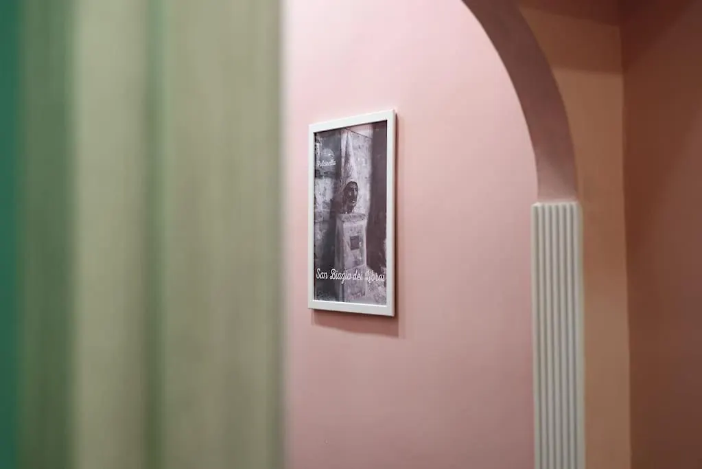 Apartment City Life - Appartamento Per 9 Persone Al Centro Naples Italy