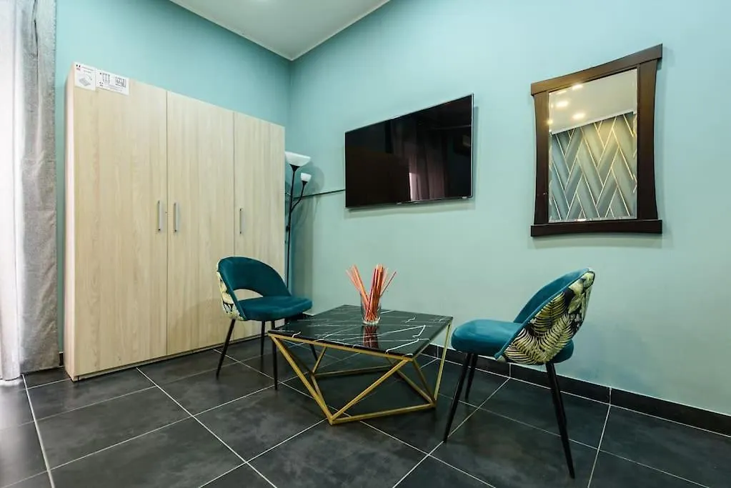 City Life - Appartamento Per 9 Persone Al Centro Naples Italy