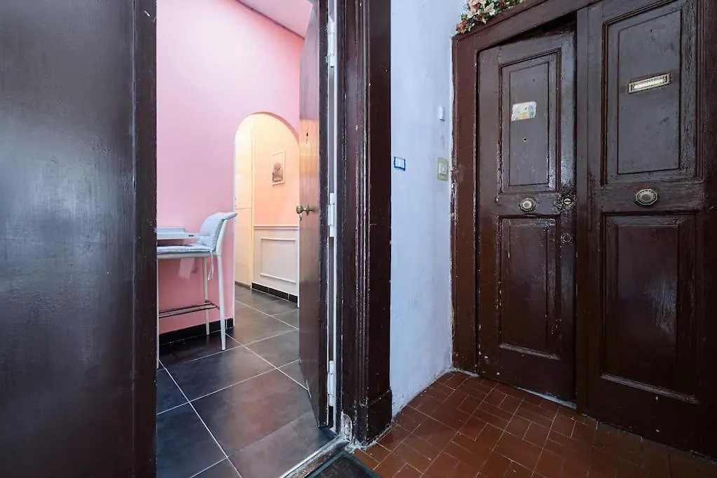 City Life - Appartamento Per 9 Persone Al Centro Naples Italy